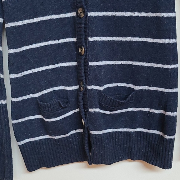 Sweater - Picture 4 of 4